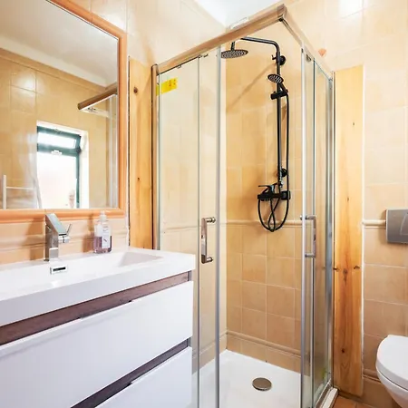 Orange Tree In וילה *